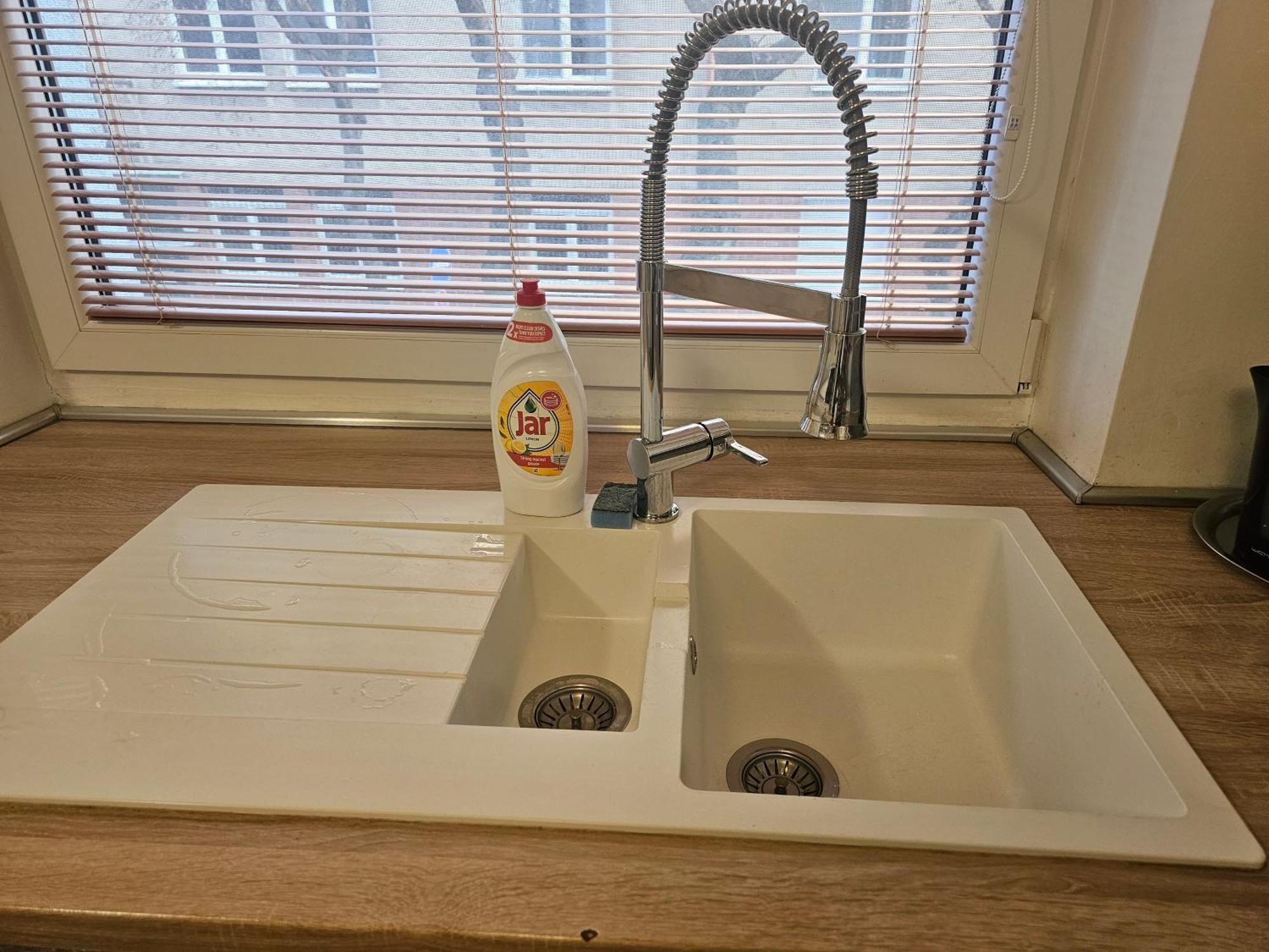 Huge Apartment Next To Train Station Close To The City Center Bratislava Extérieur photo