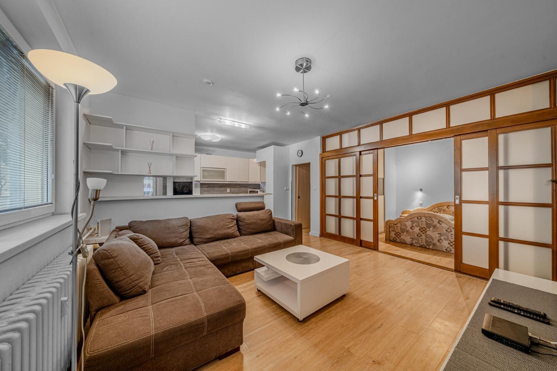 Huge Apartment Next To Train Station Close To The City Center Bratislava Extérieur photo
